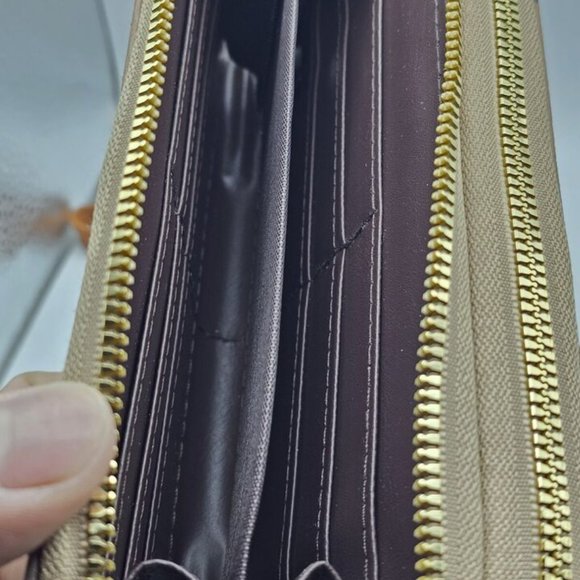 ICONIC BAGS  Wristlet Wallet Plaid Faux Leather Bee - Picture 2 of 4